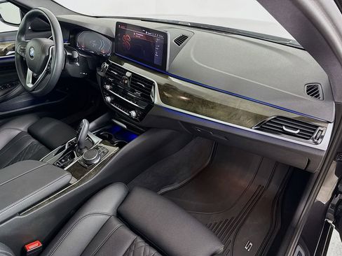 Used 2023 BMW 530i xDrive w/ Convenience Package image 33