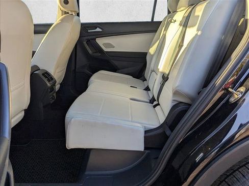 Used 2021 Volkswagen Tiguan SE image 18
