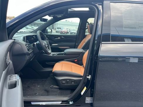 New 2027 Chevrolet Traverse Z71 w/ Driver Confidence Package AWD/4WD image 9