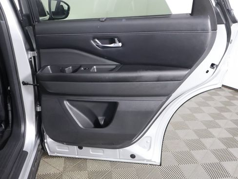 Used 2023 Nissan Pathfinder SL AWD/4WD image 25