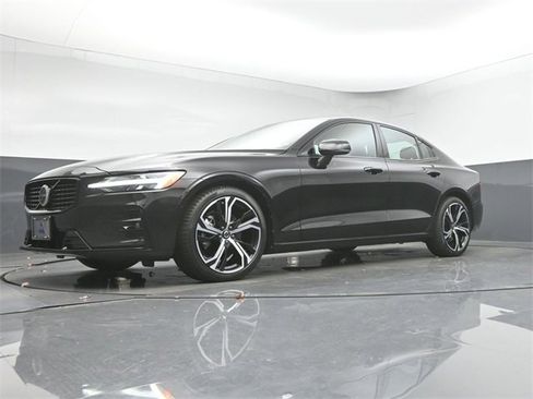 Used 2024 Volvo S60 B5 Ultimate image 38