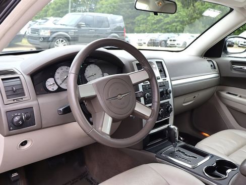 Used 2008 Chrysler 300 Touring RWD image 15