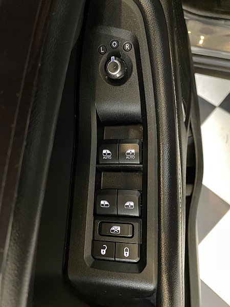 Used 2022 Jeep Grand Cherokee L Laredo w/ Luxury Tech Group I AWD/4WD image 19
