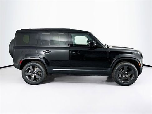 New 2026 Land Rover Defender 110 S image 4