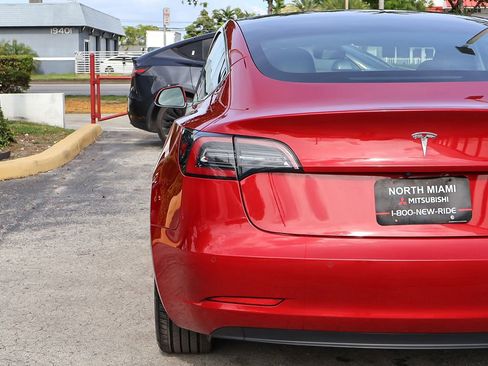 Used 2018 Tesla Model 3 Long Range AWD/4WD image 16