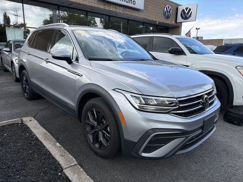 Used 2024 Volkswagen Tiguan SE AWD/4WD image 2