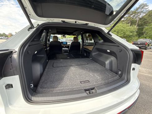 Used 2025 Volkswagen Atlas Cross Sport SE w/ Panoramic Sunroof Package AWD/4WD image 28