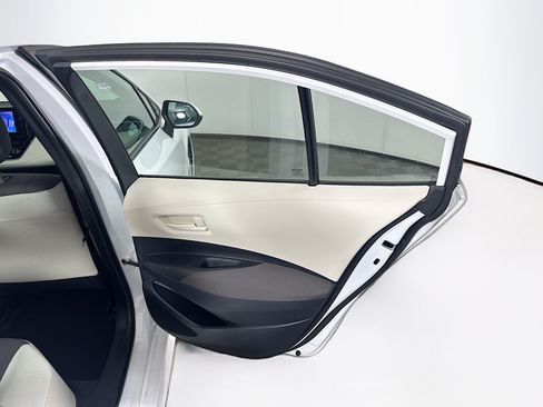 Used 2025 Toyota Corolla LE FWD image 29