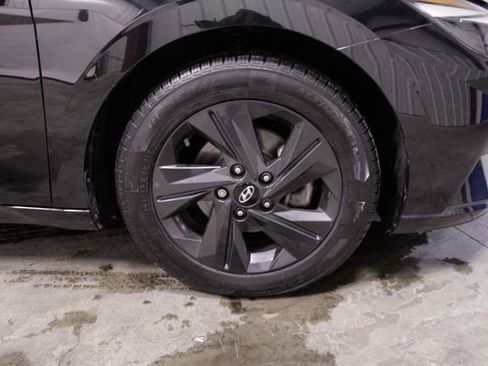 Used 2023 Hyundai Elantra SEL image 13