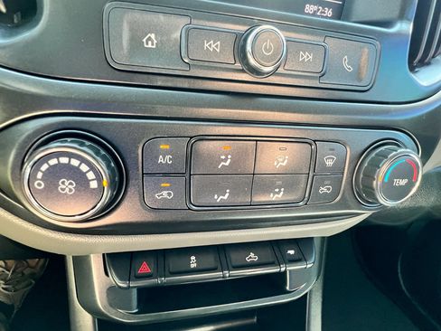 Used 2020 Chevrolet Colorado W/T w/ WT Convenience Package image 44