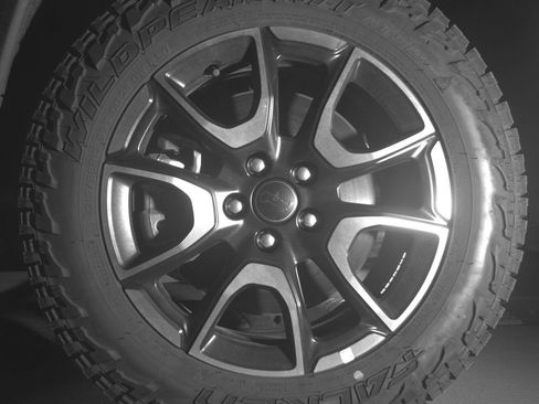 Used 2025 Jeep Compass Trailhawk image 12