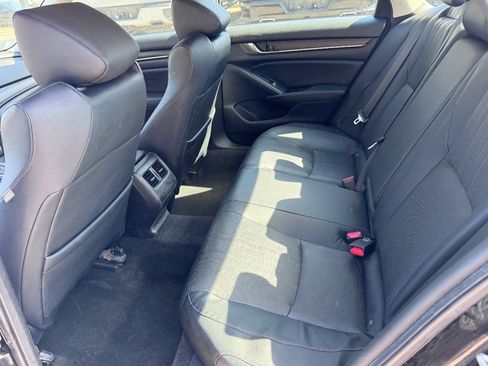 Used 2018 Honda Accord Touring image 12