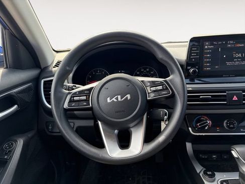 Used 2023 Kia Seltos LX AWD/4WD image 12