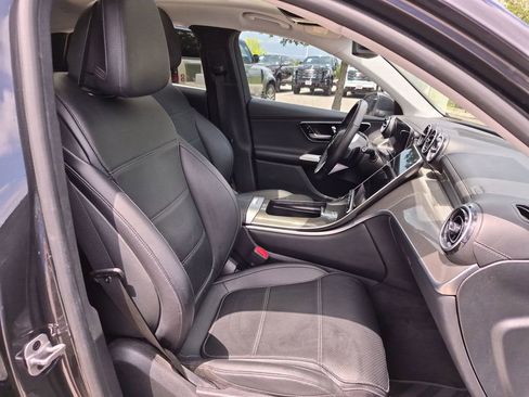 Used 2024 Mercedes-Benz GLC 300 4MATIC image 38