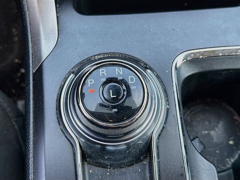 Used 2019 Ford Fusion SE FWD image 19