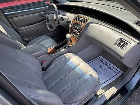Used 2001 Toyota Avalon XLS FWD image 18