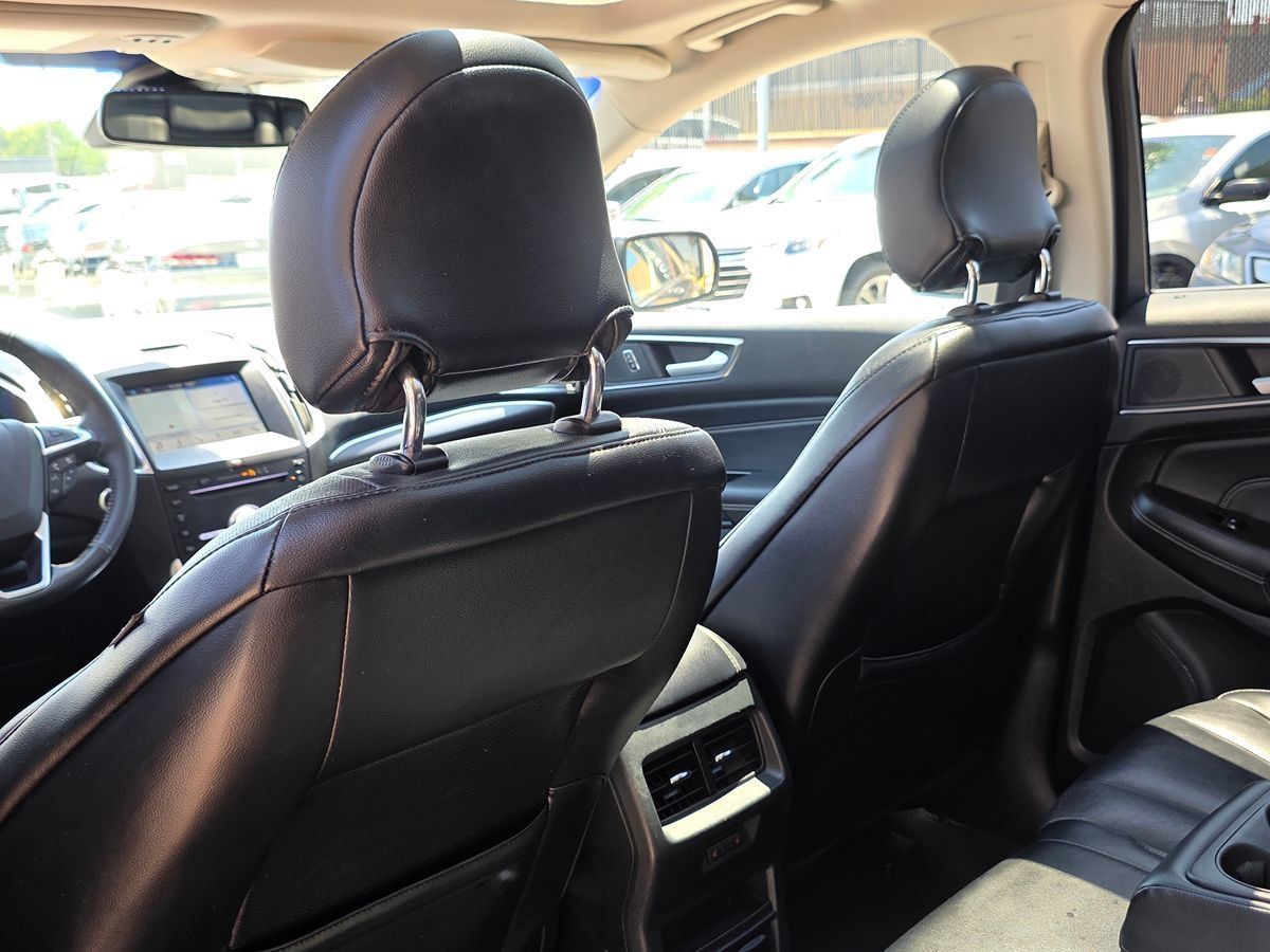 Used 2019 Ford Edge Titanium w/ Equipment Group 301A FWD image 26