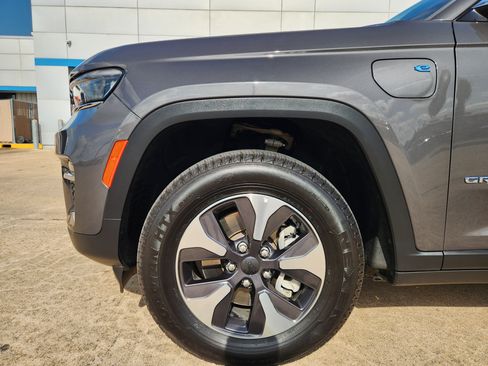 Used 2024 Jeep Grand Cherokee Limited 4xe AWD/4WD image 9