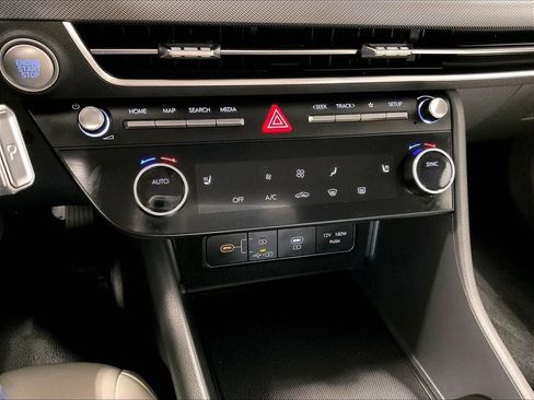 Certified 2025 Hyundai Sonata SEL FWD image 25