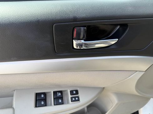Used 2013 Subaru Outback 2.5i Premium image 8