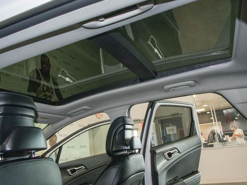 Used 2026 Kia Sportage EX w/ EX Panorama Roof Package FWD image 13