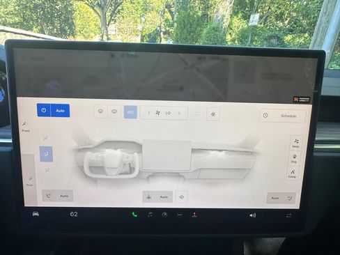 Used 2022 Tesla Model X image 32