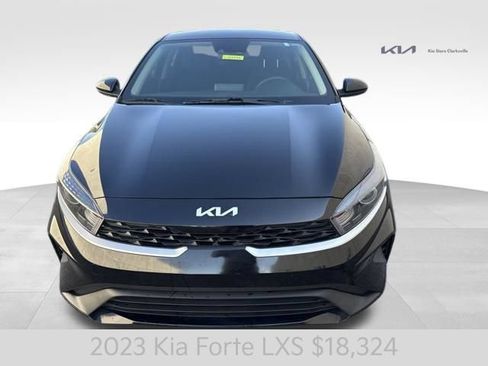 Certified 2023 Kia Forte LXS FWD image 3