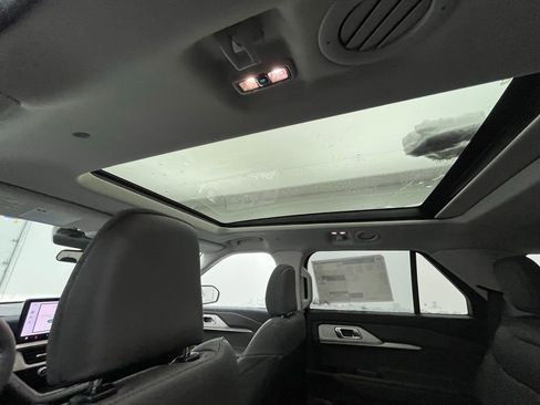 New 2026 Ford Explorer Active w/ Active Comfort Package image 3