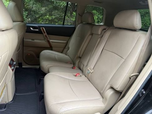 Used 2012 Toyota Highlander Limited w/ Tow Pkg AWD/4WD image 24