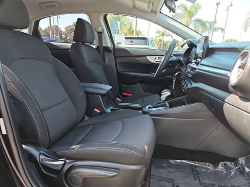 Used 2022 Kia Forte LXS image 32