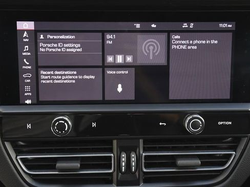 Used 2024 Porsche Macan w/ Premium Plus Package image 16