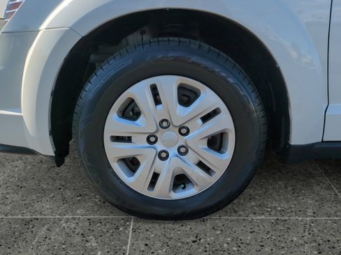 Used 2020 Dodge Journey SE image 14