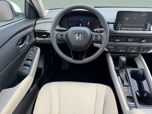 Certified 2023 Honda Accord EX image 12