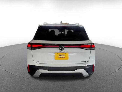 Used 2026 Volkswagen Tiguan SE AWD/4WD image 12