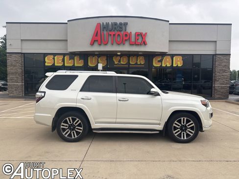 Used 2018 Toyota 4Runner Limited RWD image 1