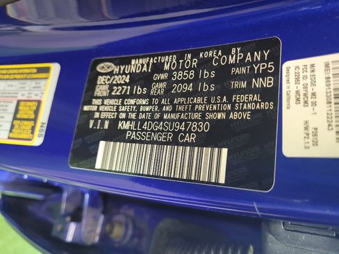Used 2025 Hyundai Elantra SE FWD image 33