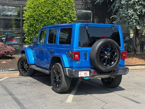 Used 2024 Jeep Wrangler Unlimited Sahara AWD/4WD image 19