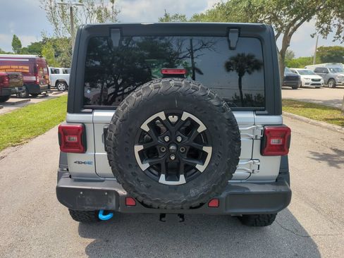 Used 2024 Jeep Wrangler Unlimited Rubicon 4xe AWD/4WD image 7