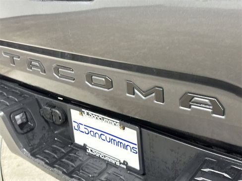 Used 2022 Toyota Tacoma TRD Sport image 26