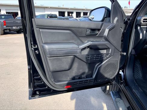 Used 2025 Toyota Tacoma SR image 19