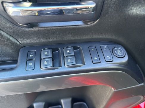 Used 2018 Chevrolet Silverado 1500 LT w/ All Star Edition image 39