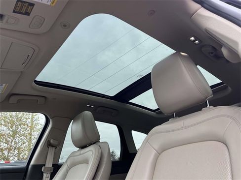 Certified 2022 Lincoln Corsair AWD w/ Premium Package image 11