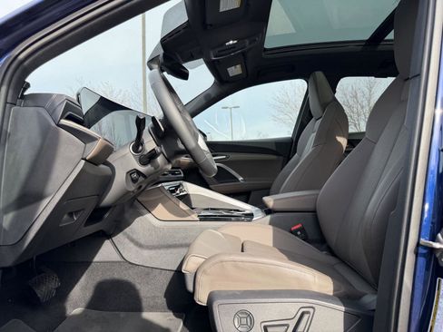 Used 2025 Audi Q5 Premium Plus w/ Premium Plus image 14
