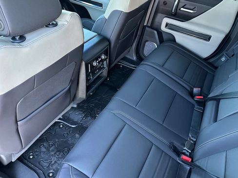 New 2026 GMC Hummer EV SUV AWD/4WD image 9