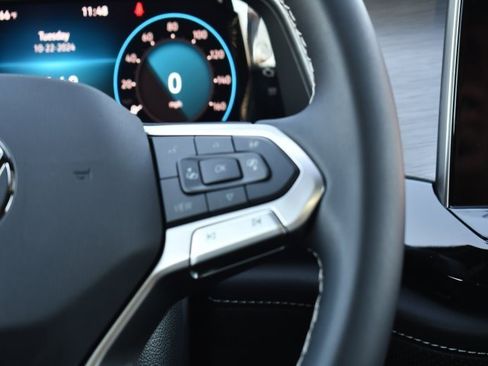 New 2025 Volkswagen Atlas Cross Sport SE image 23