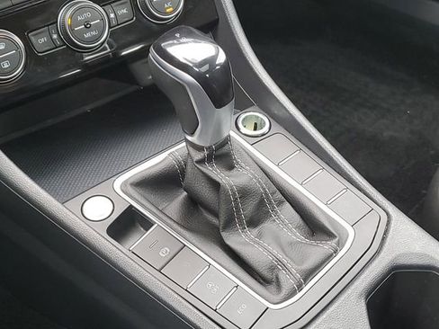 Used 2024 Volkswagen Jetta SE w/ Panoramic Sunroof Package FWD image 29