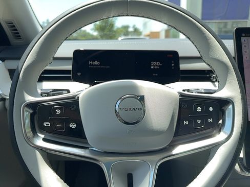 Used 2025 Volvo EX90 Ultra AWD/4WD image 22