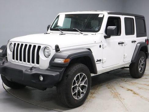 Used 2024 Jeep Wrangler Sport S image 6