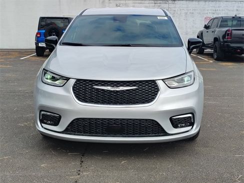 New 2026 Chrysler Pacifica Select image 36