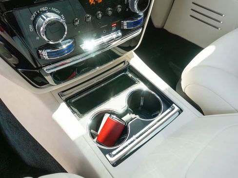 Used 2024 Rolls-Royce Phantom Sedan w/ The Phantom Package RWD image 86